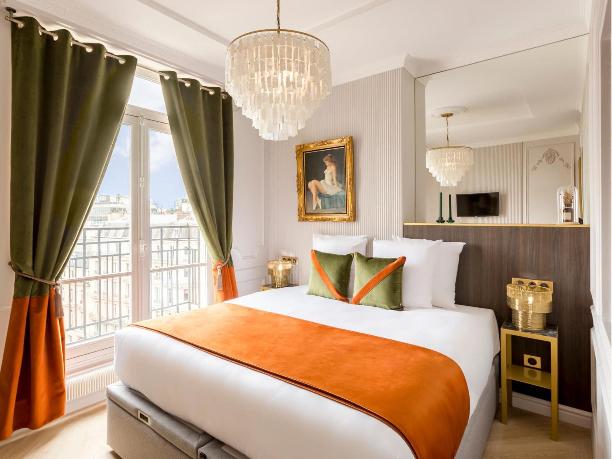 Merveil Signature Hoche - Eiffel Tower View *